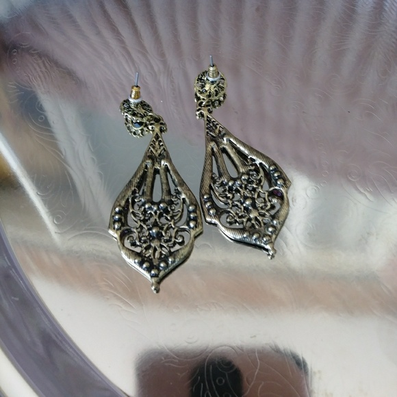 🌟NWOT🌟Statement Earrings - Picture 6 of 8